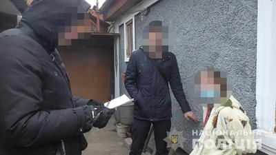 На Одещині затримали жінку, що виготовляла наркотики На Одещині затримали жінку, що виготовляла наркотики