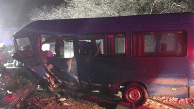 На Тернопільщині у ДТП потрапив автобус: 9 травмованих На Тернопільщині у ДТП потрапив автобус: 9 травмованих