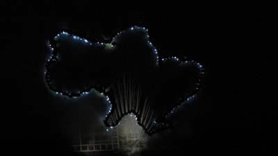 У Дніпрі до Дня Соборності 420 курсантів сформували з ліхтарів мапу України