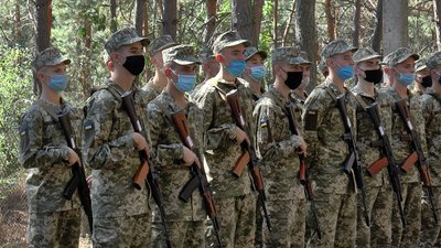 Курсанти полтавського військового коледжу отримали зброю