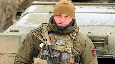 Залужний нагородив "Золотим хрестом" бойового медика з Івано-Франківська Богдана Чута