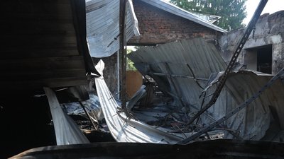 Наслідки атаки РФ по відділенню "Нової пошти" у Новгороді-Сіверському