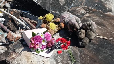 "Я здивована як я вижила". Що відбувається на місці ракетного удару по передмістю Дніпра та що кажуть очевидці "Я здивована як я вижила". Що відбувається на місці ракетного удару по передмістю Дніпра та що кажуть очевидці