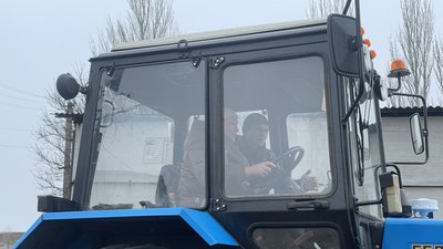Задля жінок і їхніх можливостей: на Миколаївщині тривають курси трактористок Задля жінок і їхніх можливостей: на Миколаївщині тривають курси трактористок