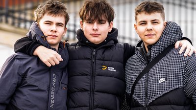 Харківські підлітки, які дістали поранень через влучання ракети у спортмайданчик