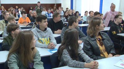 Вивчають мови програмування: у Черкасах почалися ІТ-курси для школярів