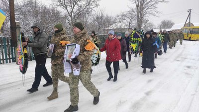 На Черкащині попрощалися із загиблим героєм