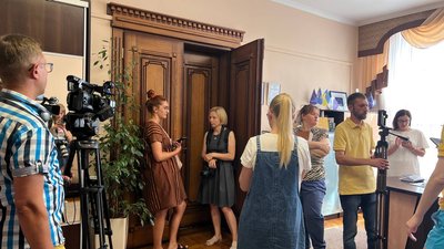 під кабінетом Михайла Головка під кабінетом Михайла Головка