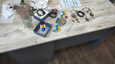 У Тернополі майстриня кодує слова у вишивці У Тернополі майстриня кодує слова у вишивці