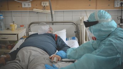 "Ми як на війні, та перемоги ще немає": один день з лікарем ковідного відділення в Одесі "Ми як на війні, та перемоги ще немає": один день з лікарем ковідного відділення в Одесі