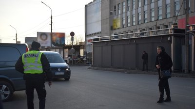 На Тернопільщині штрафуватимуть пішоходів, які переходять дорогу в невстановленому місці На Тернопільщині штрафуватимуть пішоходів, які переходять дорогу в невстановленому місці