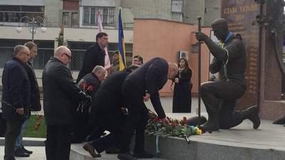 Вшанування-покладання Вшанування-покладання
