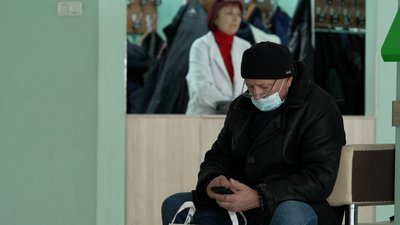 Пацієнт в очікуванні на прийом у лікаря на Чернігівщині Пацієнт в очікуванні на прийом у лікаря на Чернігівщині