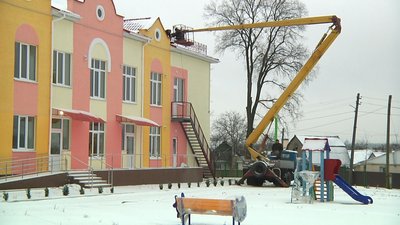 40 мільйонів гривень на дитсадок – у Житомирі не встигають здати садок, який будували 7 років 40 мільйонів гривень на дитсадок – у Житомирі не встигають здати садок, який будували 7 років