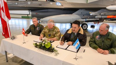 Аргентина придбала у Данії 24 винищувачі F-16 Аргентина придбала у Данії 24 винищувачі F-16