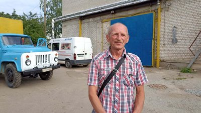 "Щодня прокидалися від обстрілів" – водії Житомирводоканалу два тижні розвозили воду в Нікополі "Щодня прокидалися від обстрілів" – водії Житомирводоканалу два тижні розвозили воду в Нікополі