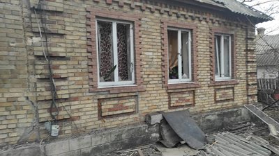 Наслідки ранкового обстрілу міст Донецької області, фото: Павло Кириленко Наслідки ранкового обстрілу міст Донецької області, фото: Павло Кириленко