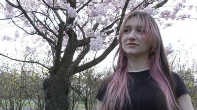 "Прийшла посидіти в усіх цих пахощах". У ботсаду Дніпра — пік цвітіння сакур "Прийшла посидіти в усіх цих пахощах". У ботсаду Дніпра — пік цвітіння сакур