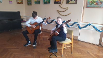 Тарас Боднар та Олександр Моргун, учні Тернопільського мистецького фахового коледжу імені Соломії Крушельницької Тарас Боднар та Олександр Моргун, учні Тернопільського мистецького фахового коледжу імені Соломії Крушельницької