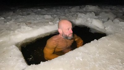 Зимові купання на Чернігівщині Зимові купання на Чернігівщині
