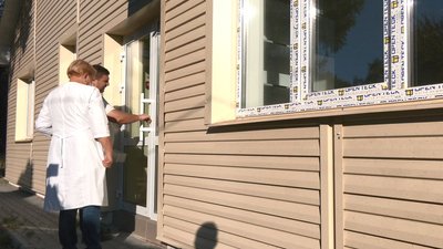 Амбулаторія у селі на Черкащині має нове приміщення, але лікує у старому Амбулаторія у селі на Черкащині має нове приміщення, але лікує у старому