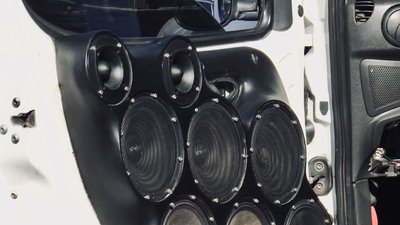 На Луганщині автомобілісти змагались за звання найгучнішої автівки