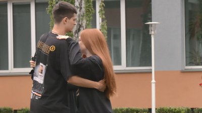 Танець як символ життя: в одній і черкаських гімназій репетирують шкільний вальс Танець як символ життя: в одній і черкаських гімназій репетирують шкільний вальс
