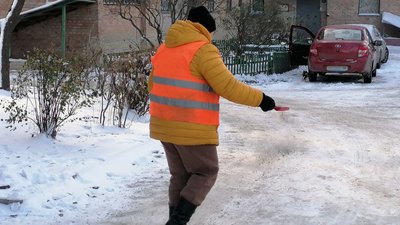 У Кропивницькому штрафуватимуть за неприбраний сніг та не посипані протиожеледною сумішшю тротуари У Кропивницькому штрафуватимуть за неприбраний сніг та не посипані протиожеледною сумішшю тротуари