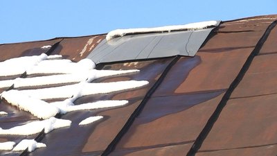 Тече в усіх кімнатах: на Волині три родини роками просять відремонтувати дірявий дах Тече в усіх кімнатах: на Волині три родини роками просять відремонтувати дірявий дах
