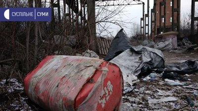 "Використані пробірки, маски та шприці". Під Сумами виявили звалище медичних відходів "Використані пробірки, маски та шприці". Під Сумами виявили звалище медичних відходів