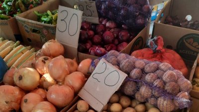 "Життя без лівого берега": у Херсоні здорожчали ціни на продукти та з'явились черги на заправках