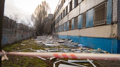 Як виглядають місця ракетних ударів по Дніпру на 5 день після атаки: фоторепортаж Як виглядають місця ракетних ударів по Дніпру на 5 день після атаки: фоторепортаж