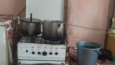 Сім'я прикарпатця, який виховує 4 дітей, потребує допомоги Сім'я прикарпатця, який виховує 4 дітей, потребує допомоги