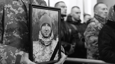 У Луцьку провели в останню путь спецпризначенця Ігоря Небося і прикордонника Руслана Макарчука СБ