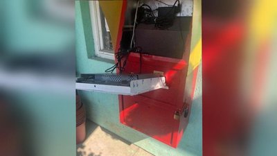 На Виноградівщині двоє мукачівців обікрали термінали на понад 100 тисяч гривень