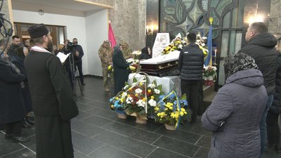 У Тернополі попрощалися із військовослужбовцем Ігорем Федином У Тернополі попрощалися із військовослужбовцем Ігорем Федином