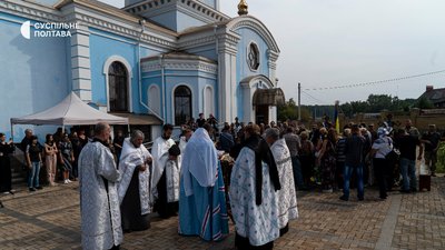 Пілотів "Мі-8" біля Полтави відспівали представники ПЦУ