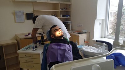 У Тернополі стоматологи безкоштовно надають послуги військовим і переселенцям У Тернополі стоматологи безкоштовно надають послуги військовим і переселенцям