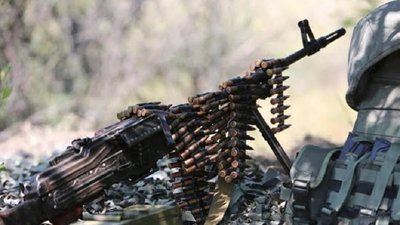 Іноземні журналісти та депутати потрапили під обстріл на Донбасі