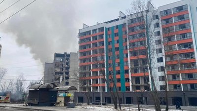 У Чернігові російська авіація завдала ударів по будинках у районі ЗАЗу