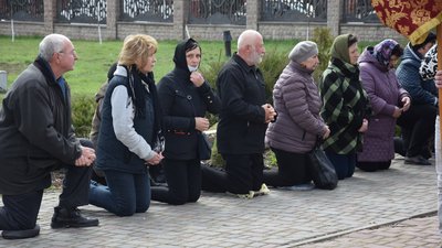 На Тернопільщині попрощалися із бійцем Русланом Борцовим На Тернопільщині попрощалися із бійцем Русланом Борцовим
