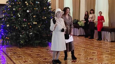 Колекцію "Капелюшки – як у королеви" презентували у Тернополі Колекцію "Капелюшки – як у королеви" презентували у Тернополі
