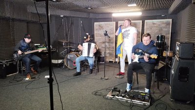 Сумські музиканти влаштували онлайн-концерт