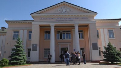 Один з пунктів складання ЗНО з історї у Хмельницькому. Фото: Суспільне. Поділля. Один з пунктів складання ЗНО з історї у Хмельницькому. Фото: Суспільне. Поділля.