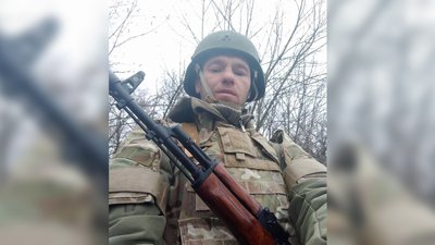 На Чернігівщині попрощалися з шістьма бійцями, які загинули при виконанні бойових завдань На Чернігівщині попрощалися з шістьма бійцями, які загинули при виконанні бойових завдань