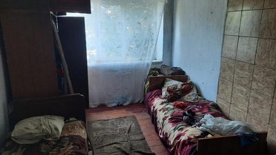 На Херсонщині поліцейські вилучили з родини двох дітей На Херсонщині поліцейські вилучили з родини двох дітей