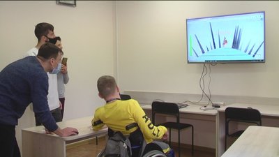 У роботі винаходу використовується онлайн-сервіс, де можна зіграти в компʼютерну гру, керуючи героєм замість мишки за допомогою власних мʼязів У роботі винаходу використовується онлайн-сервіс, де можна зіграти в компʼютерну гру, керуючи героєм замість мишки за допомогою власних мʼязів