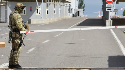 У пункті пропуску на Донеччині виявили двох чоловіків, що мали бути на самоізоляції в Ужгороді