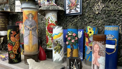 Тетяна з Кременчука декорує гільзи для допомоги ЗСУ Тетяна з Кременчука декорує гільзи для допомоги ЗСУ