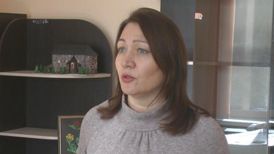 Очільниця департаменту освіти та науки Хмельницької ОДА Дар'я Басюк запевняэ, що вакцинація працівників освіти є законною вимогою адміністрації навчального закладу. Очільниця департаменту освіти та науки Хмельницької ОДА Дар'я Басюк запевняэ, що вакцинація працівників освіти є законною вимогою адміністрації навчального закладу.